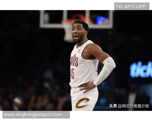 骑士双向球员汤姆林半场表现出色5投4中三分2中2贡献全队最高10分 骑士双向球员汤姆林半场表现出色5投4中三分2中2贡献全队最高10分