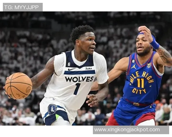 爱德华兹称赞戈贝尔接球能力提升现已能接几乎所有传球 爱德华兹称赞戈贝尔接球能力提升现已能接几乎所有传球