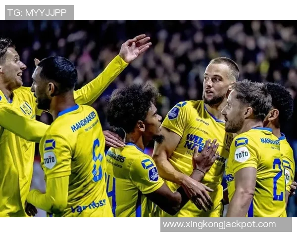 荷兰足协宣布因大雪天气推迟荷乙赛事荷甲比赛暂时不受影响继续进行